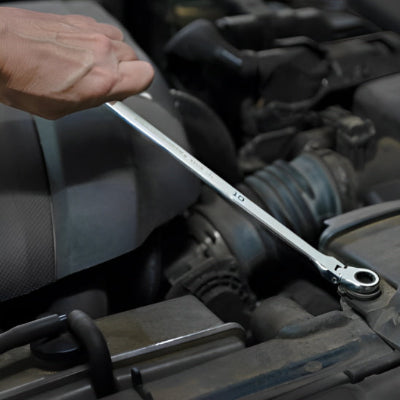 cle a cliquet pour desserrage plus facile de boulons dans moteur