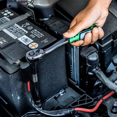 cle a cliquet travail mecanique sur batterie