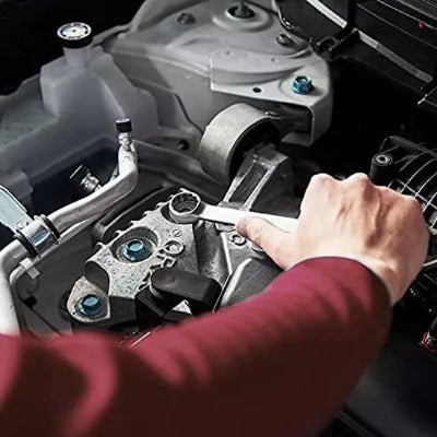 cles plates pour travail dans un moteur