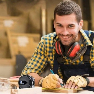 metre ruban homme trace sur bois