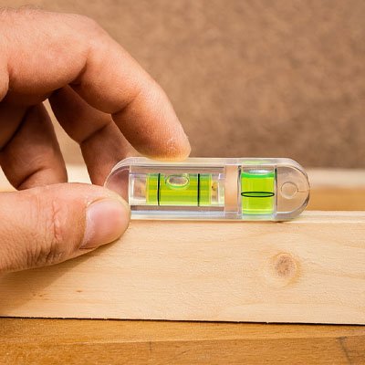 niveau a bulles pour controle horizontal et vertical