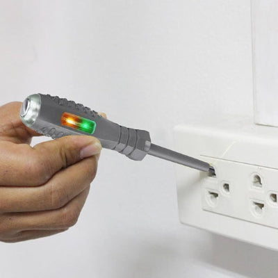 testeur de tension verification de tension dans une prise electrique