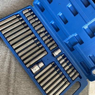 tournevis coffret pratique avec poignee pour le transport