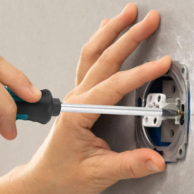 tournevis mise en place d une prise murale